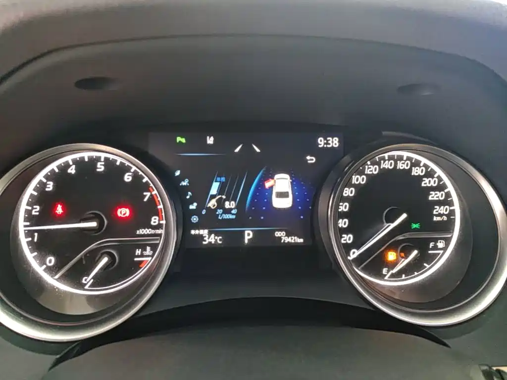 Toyota Camry 2021 — фото 12