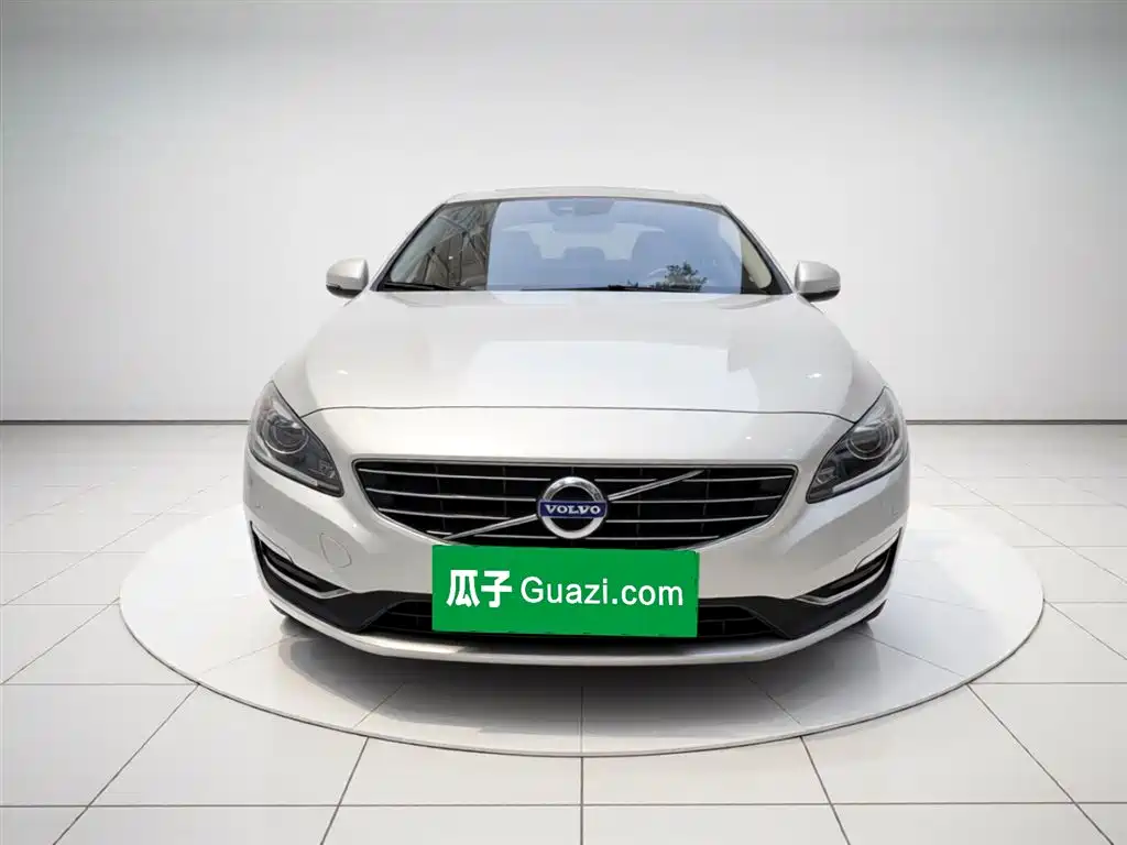 Volvo S60 2016 — фото 24