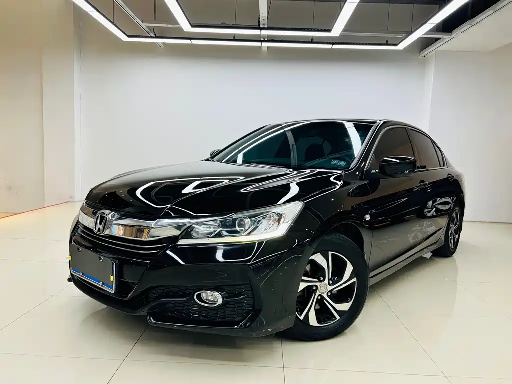 Honda Accord 2018 — фото 1