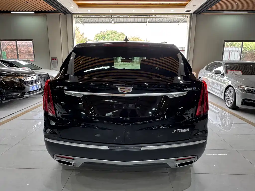 Cadillac XT5 2022 — фото 5