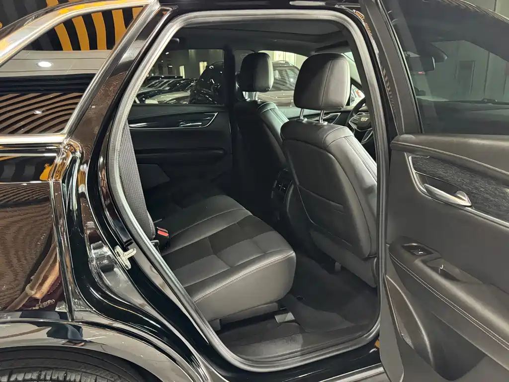 Cadillac XT5 2022 — фото 23