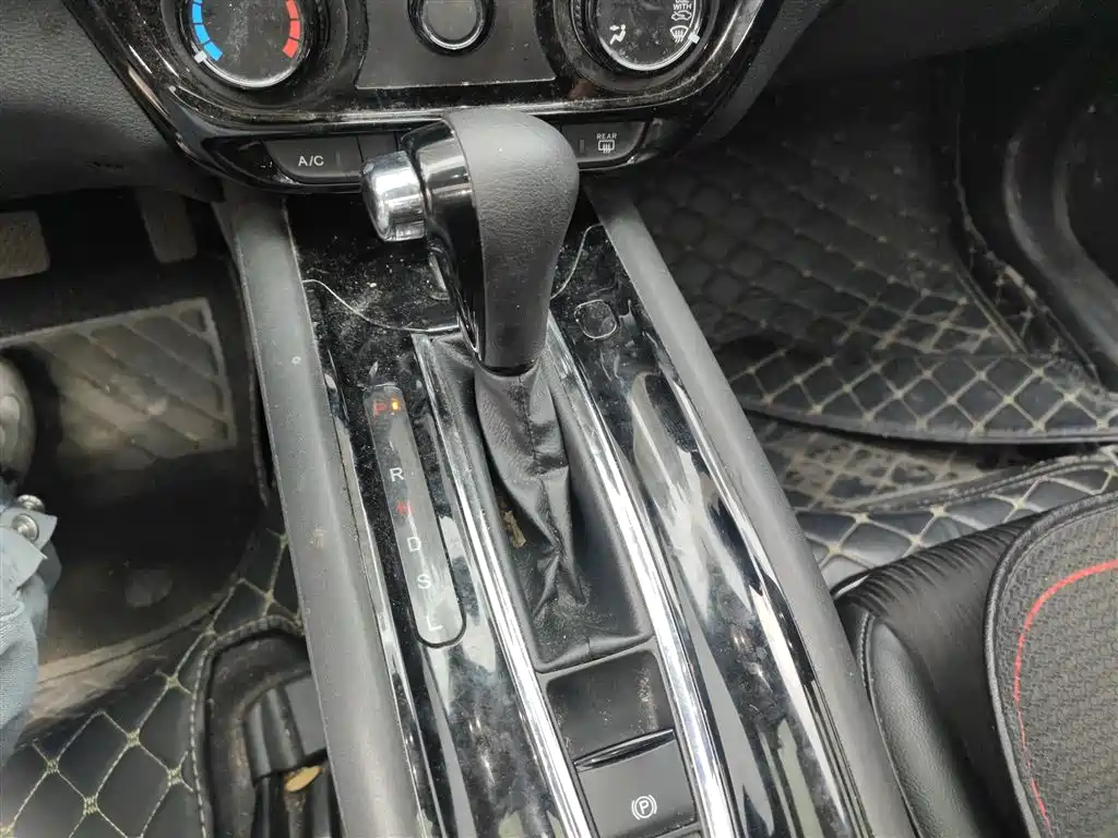 Honda Vezel 2021 — фото 14