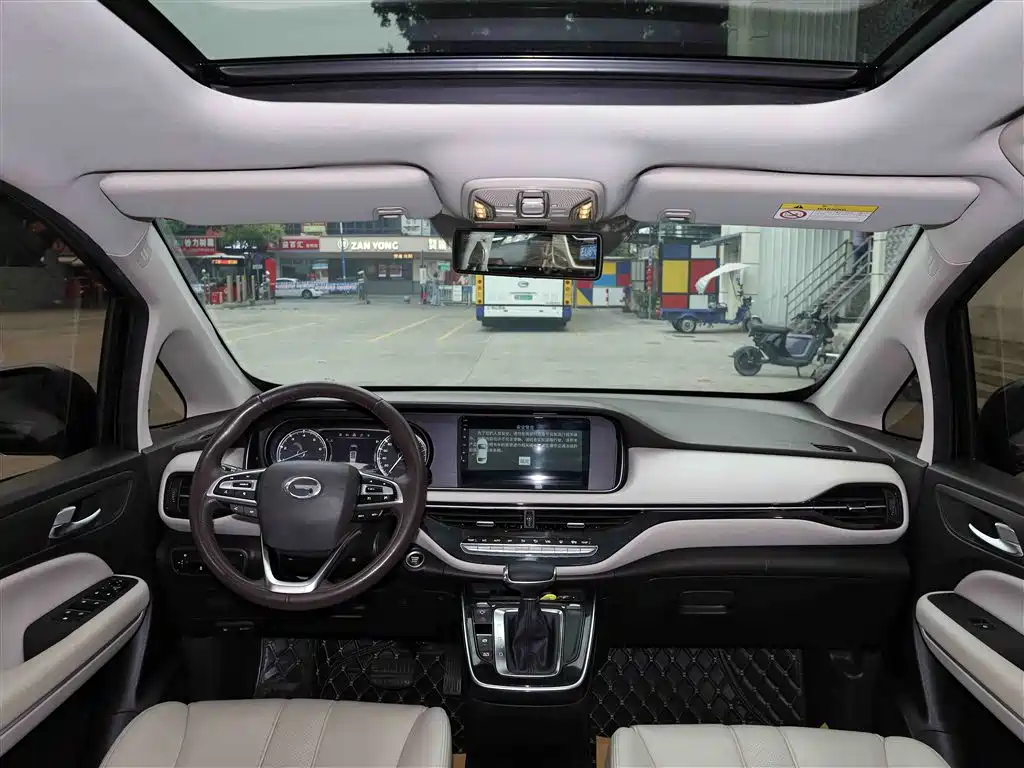 GAC Motor Trumpchi M6 2019 — фото 5