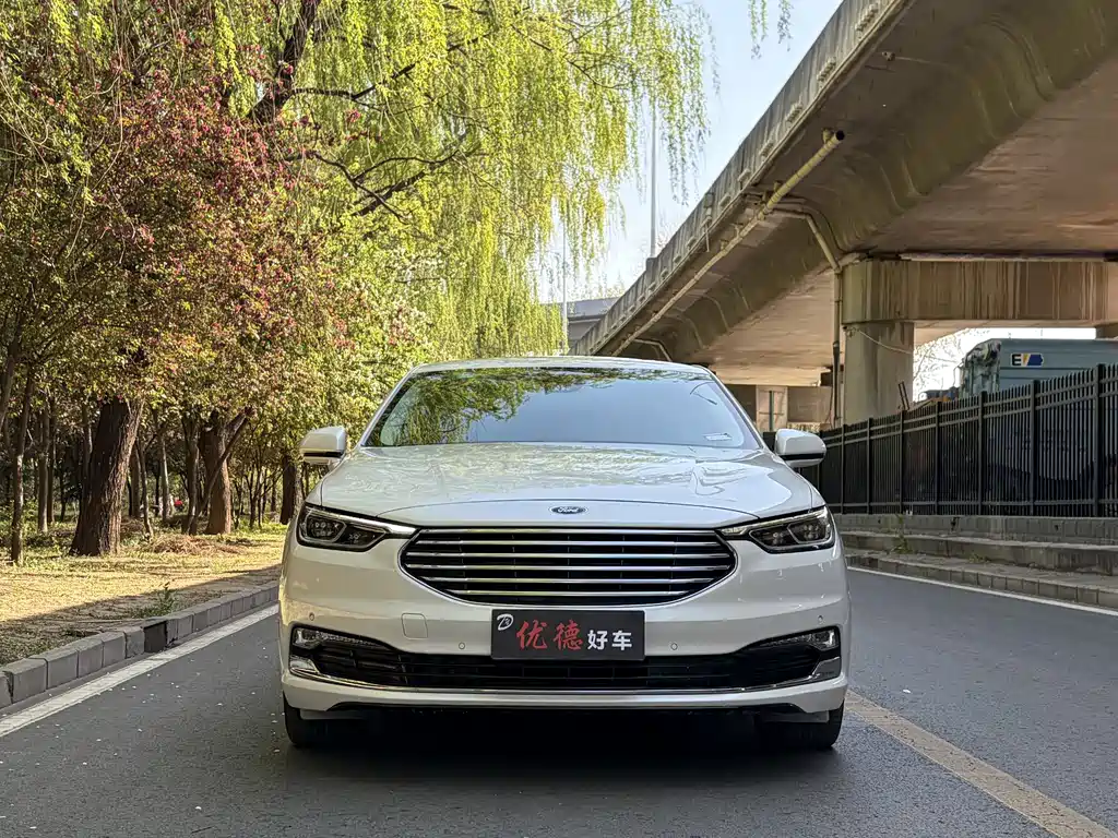 Ford Taurus 2020 — фото 2