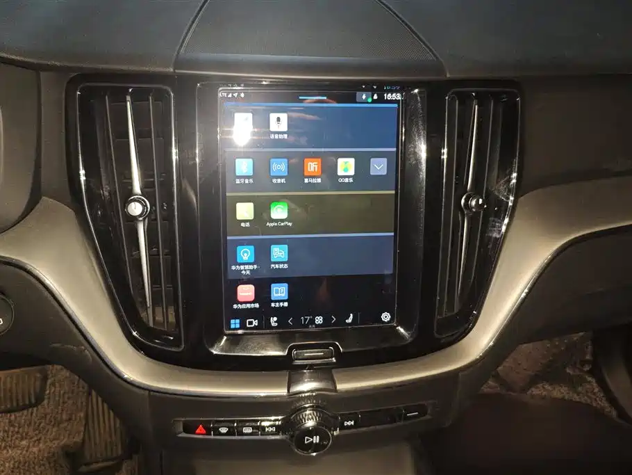 Volvo XC60 2022 — фото 13