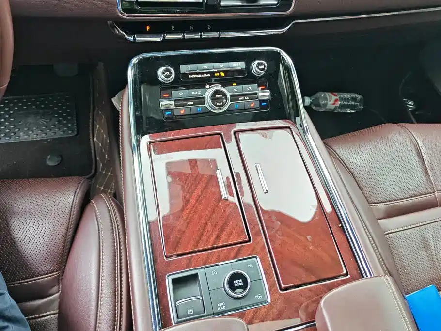 Lincoln Navigator 2022 — фото 16
