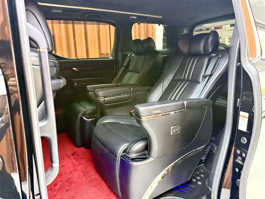 Toyota Alphard 2017 — фото 9