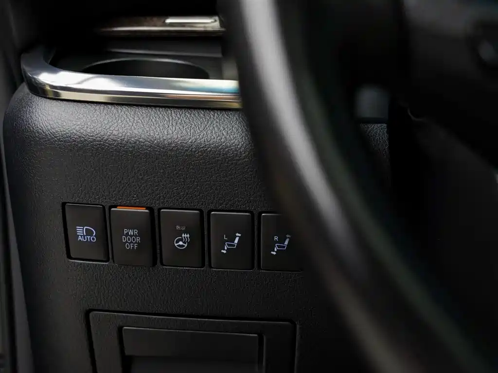 Toyota Vellfire 2021 — фото 20