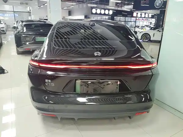 NIO ET5 2022