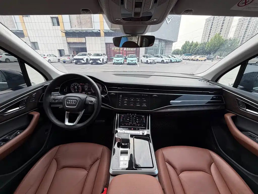Audi Q7 2020 — фото 11