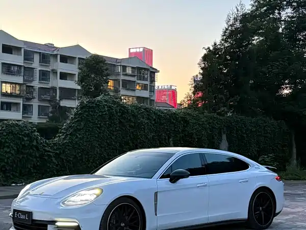 Porsche Panamera 2019