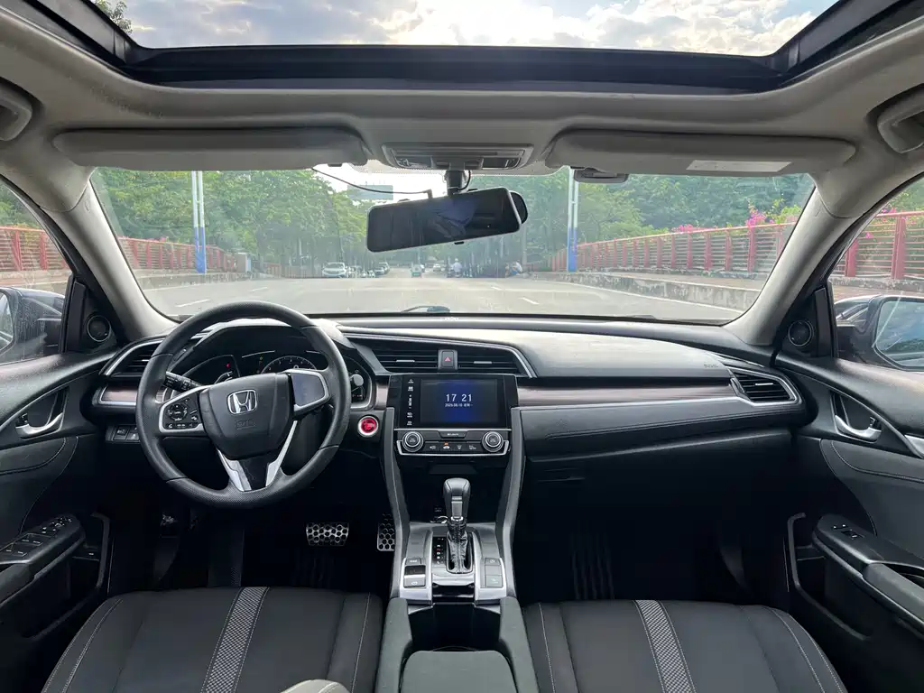 Honda Civic 2019 — фото 12