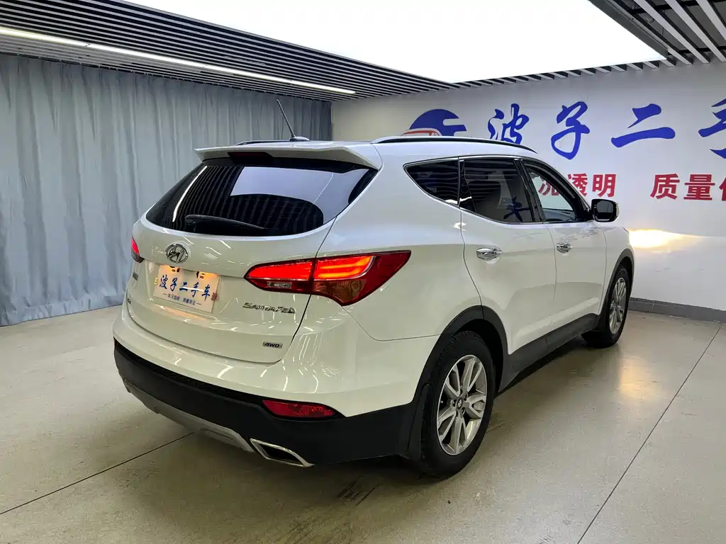 Hyundai Santa Fe 2015 — фото 18