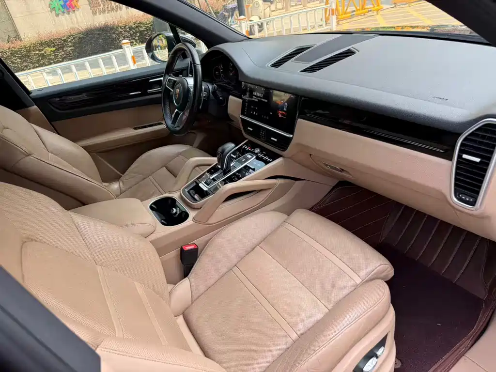 Porsche Cayenne 2018 — фото 17