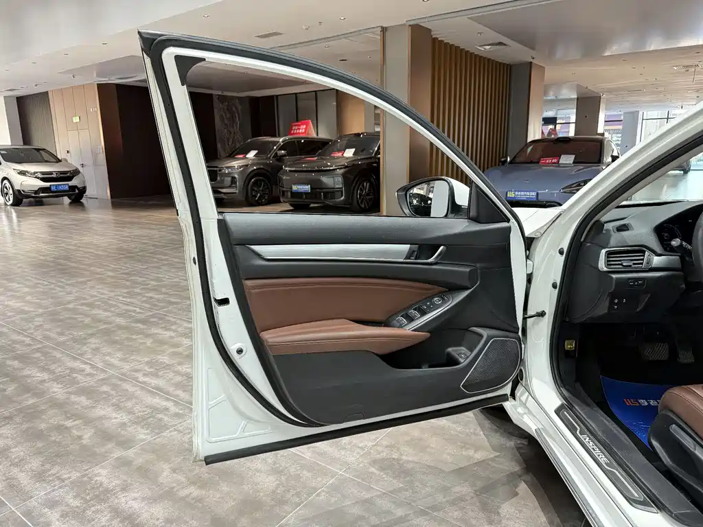 Honda Inspire 2020 — фото 15