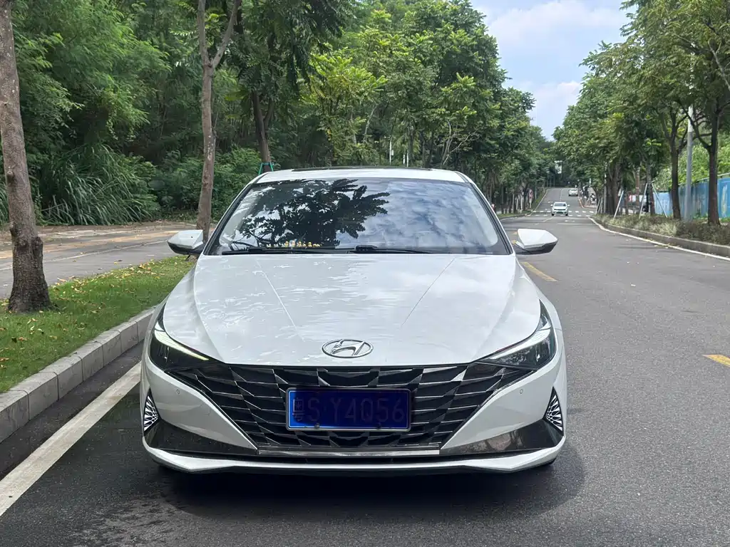 Hyundai Elantra 2021