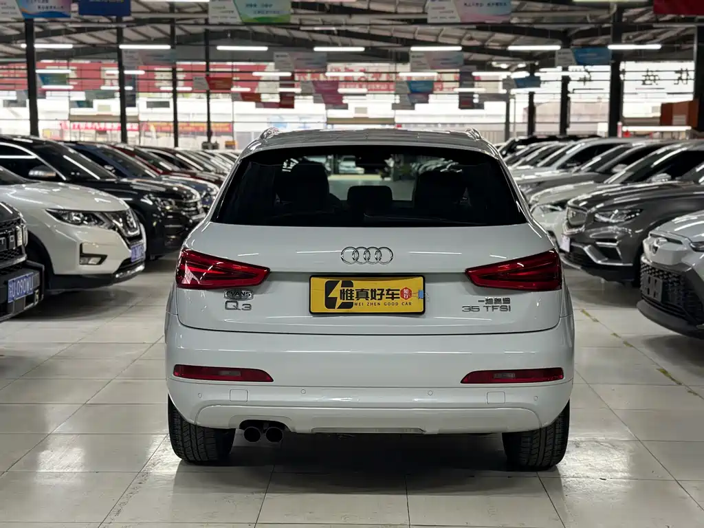 Audi Q3 2015 — фото 12