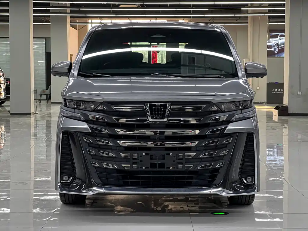 Toyota Vellfire 2023 — фото 2