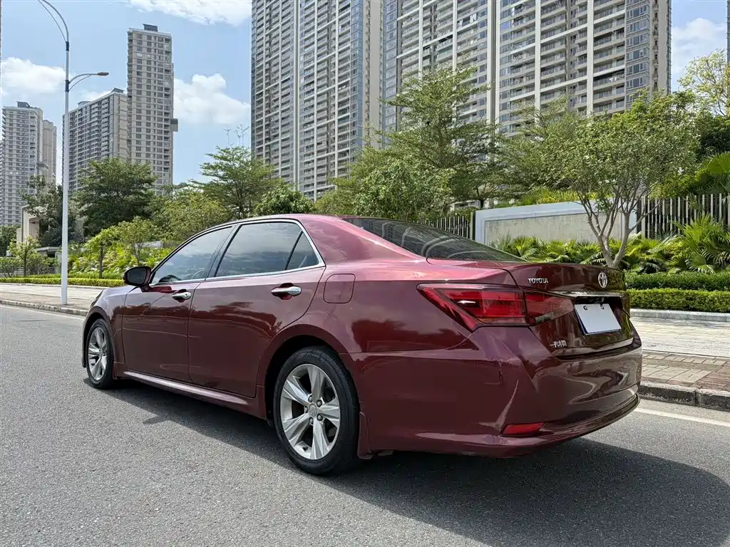 Toyota Crown 2016 — фото 6