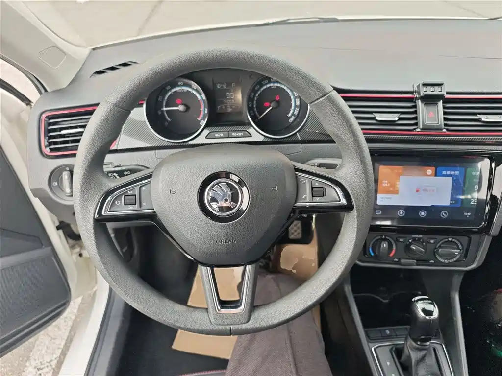 Skoda Rapid Spaceback 2020 — фото 7