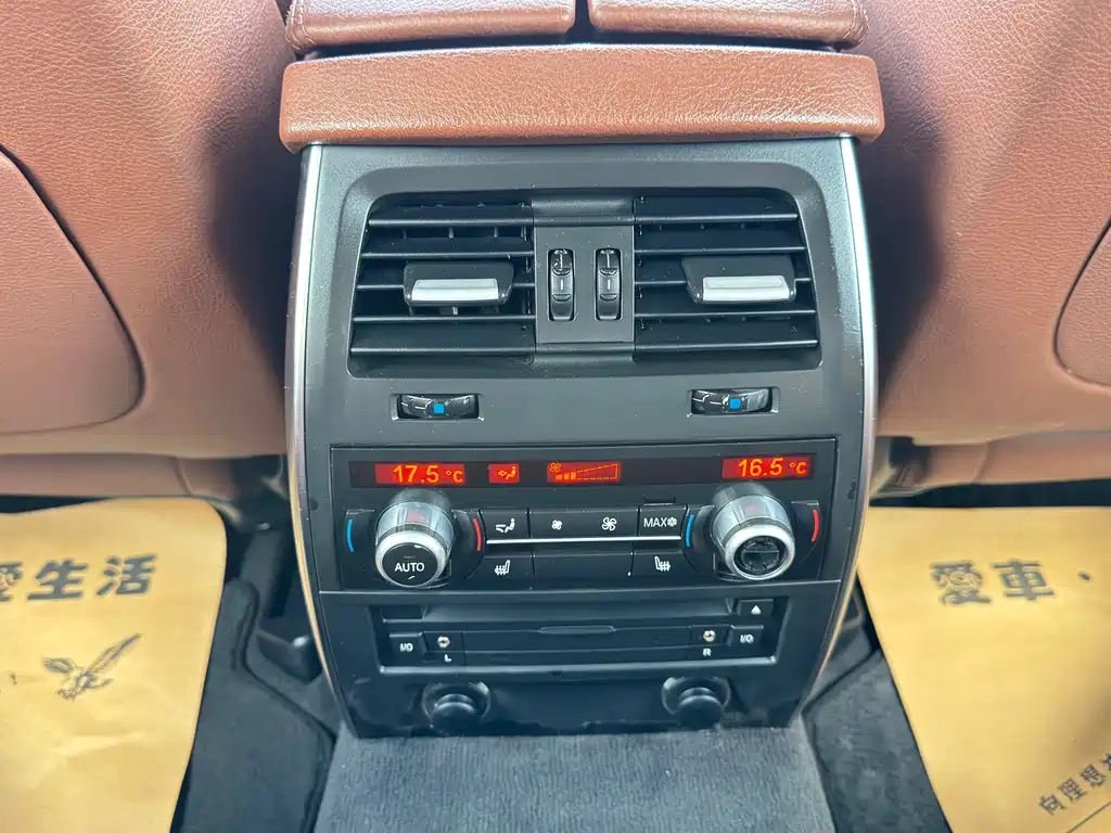 BMW 5 Series GT 2010 — фото 14