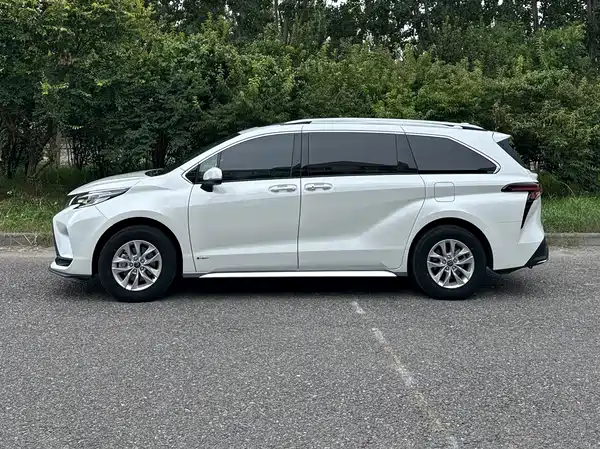 Toyota Granvia 2024