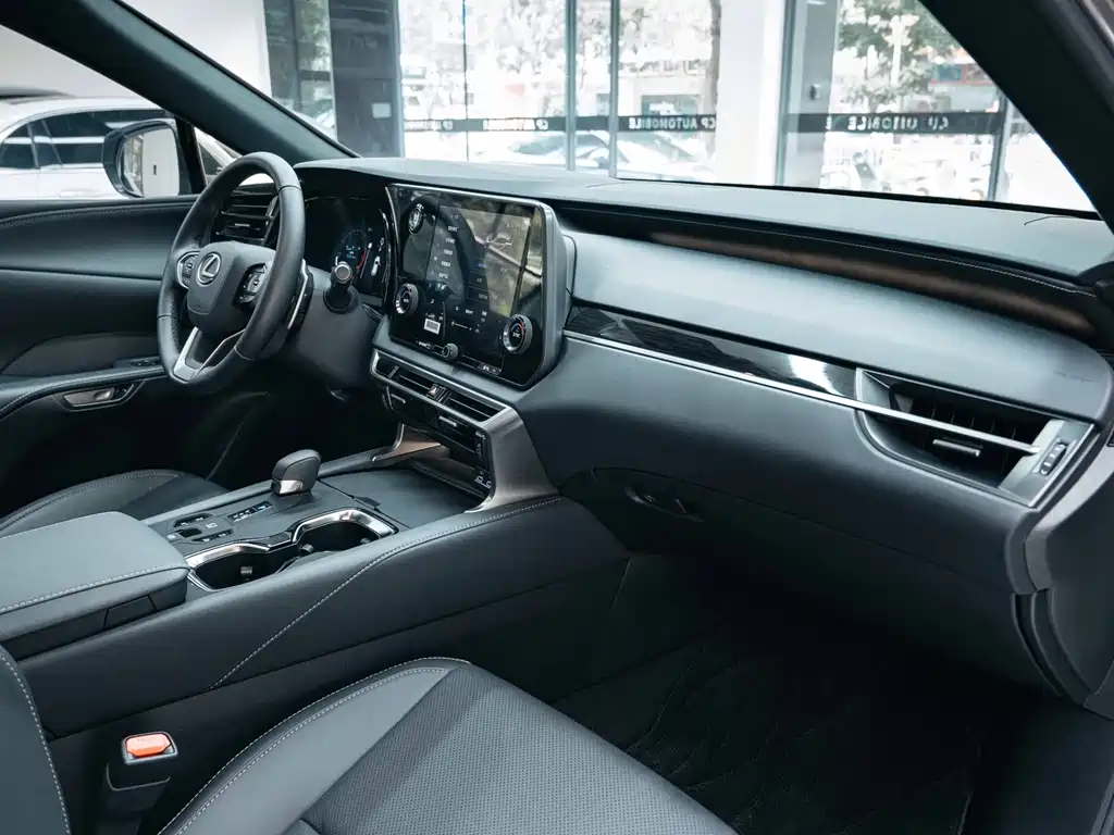 Lexus RX 2025 — фото 18