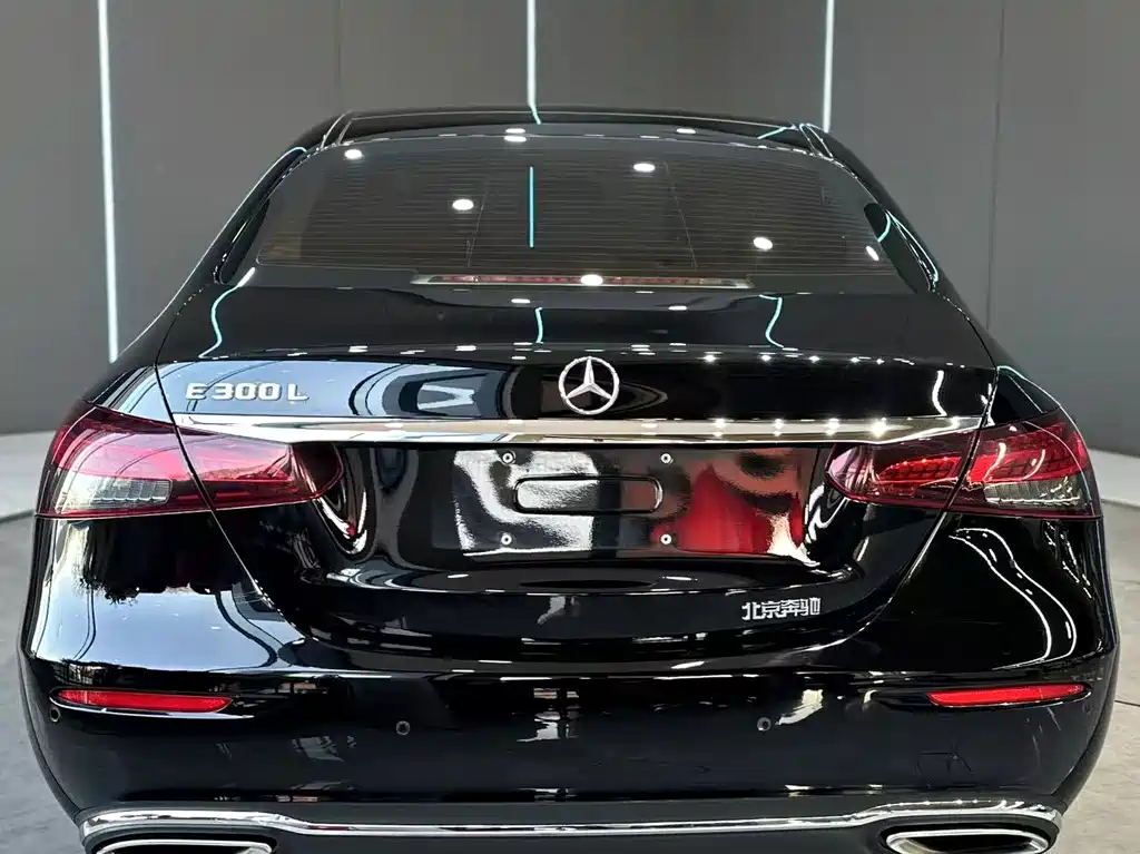 Mercedes-Benz E-Class 2023 — фото 7