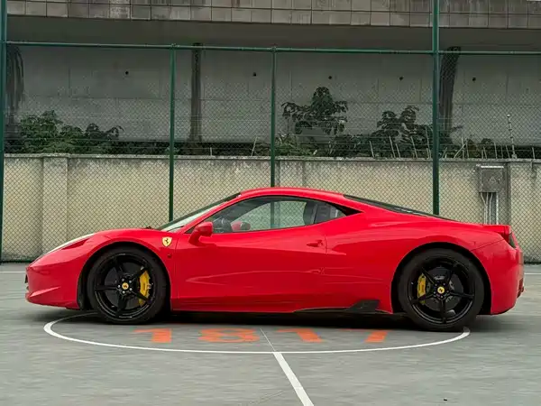 Ferrari 458 2013