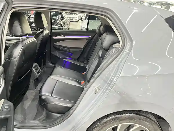 Volkswagen Golf 2023