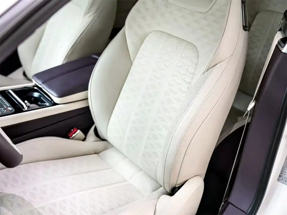 Bentley Continental Plug-In Hybrid 2025 — фото 6