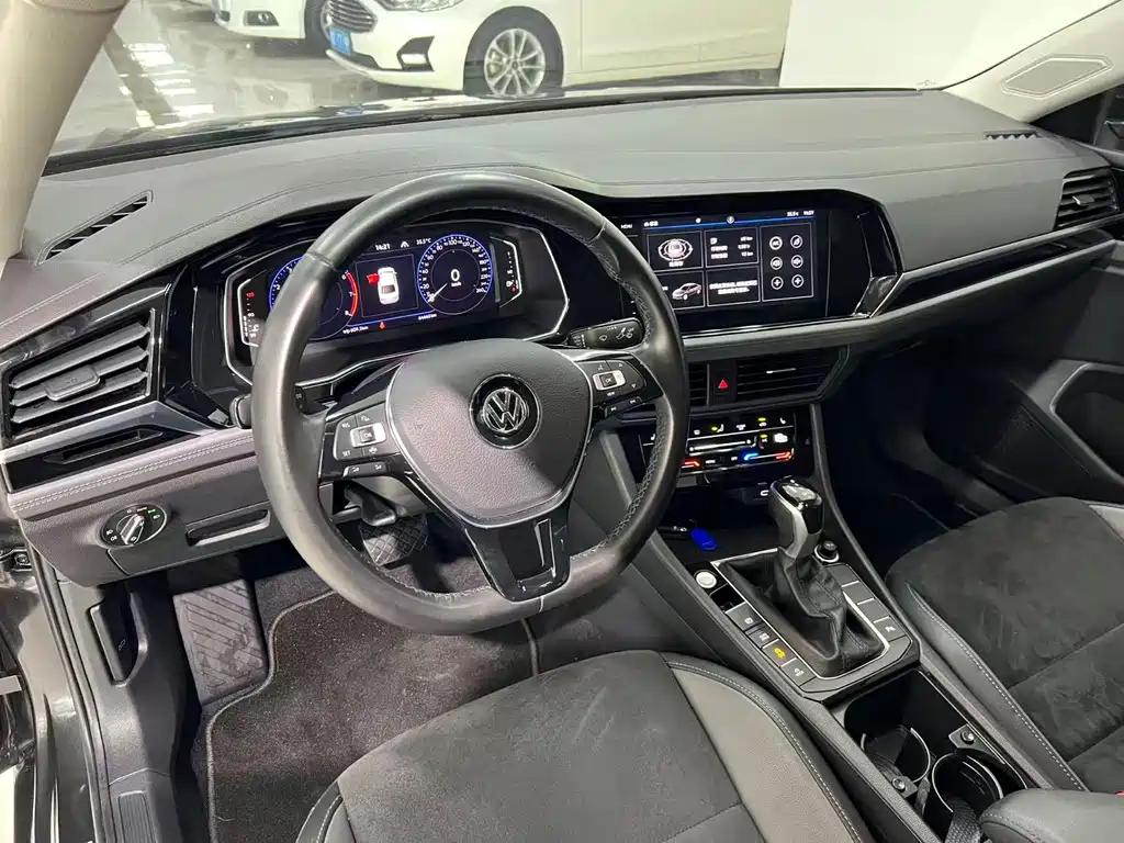 Volkswagen Sagitar 2022
