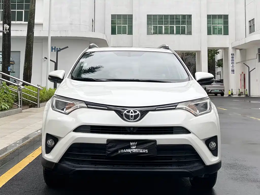 Toyota RAV4 2016 — фото 2