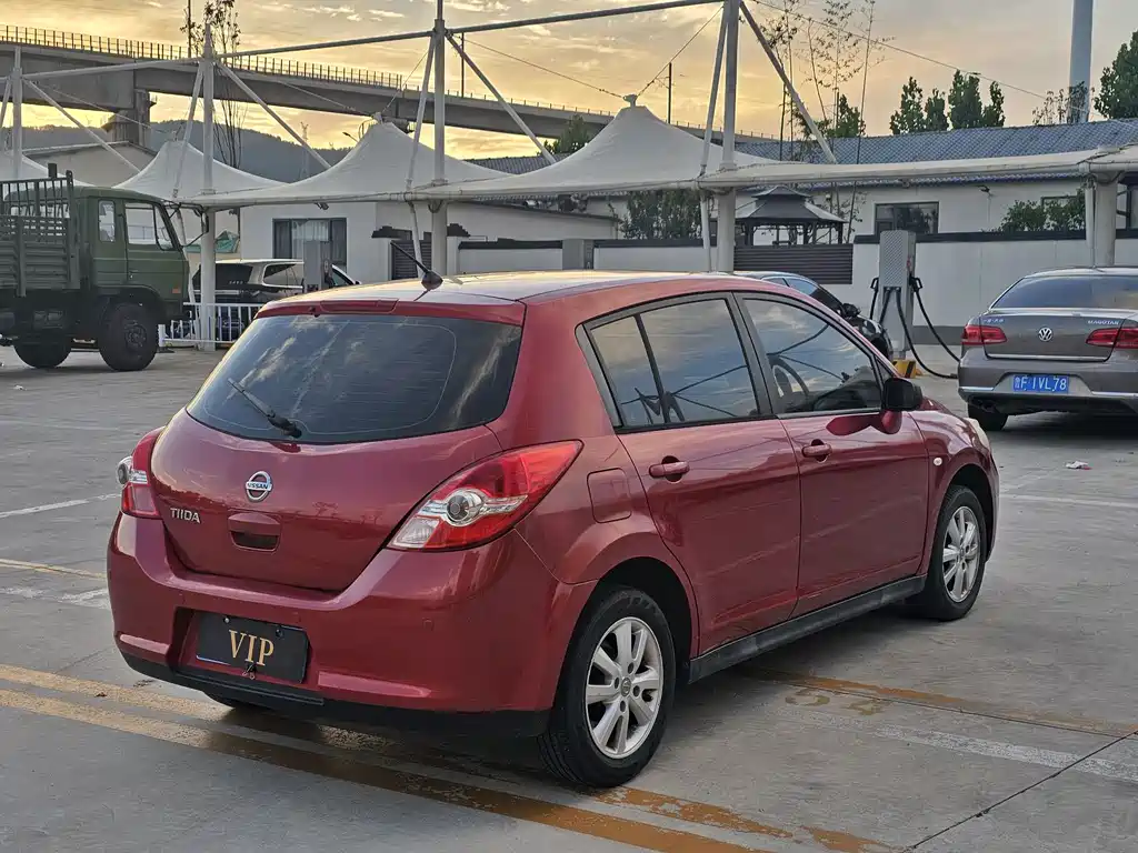 Nissan Tiida 2010