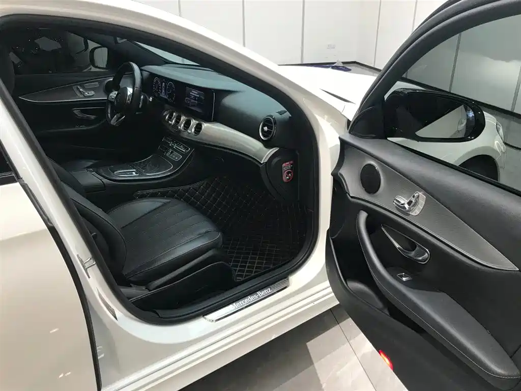 Mercedes-Benz E-Class 2020 — фото 11