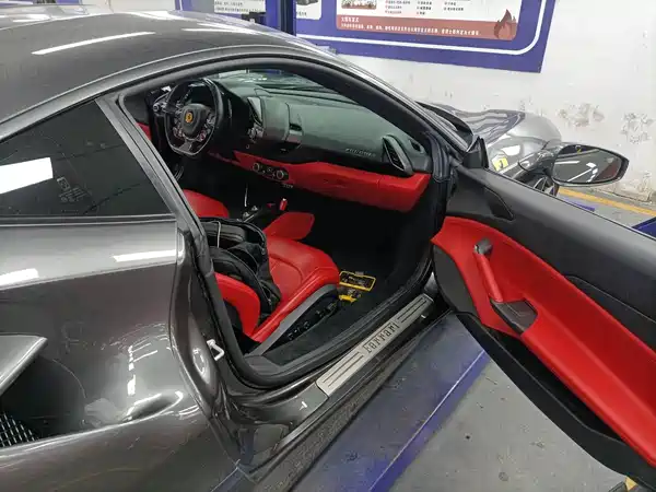Ferrari 488 2018