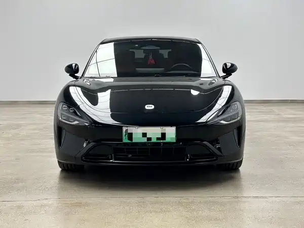 Xiaomi SU7 2024