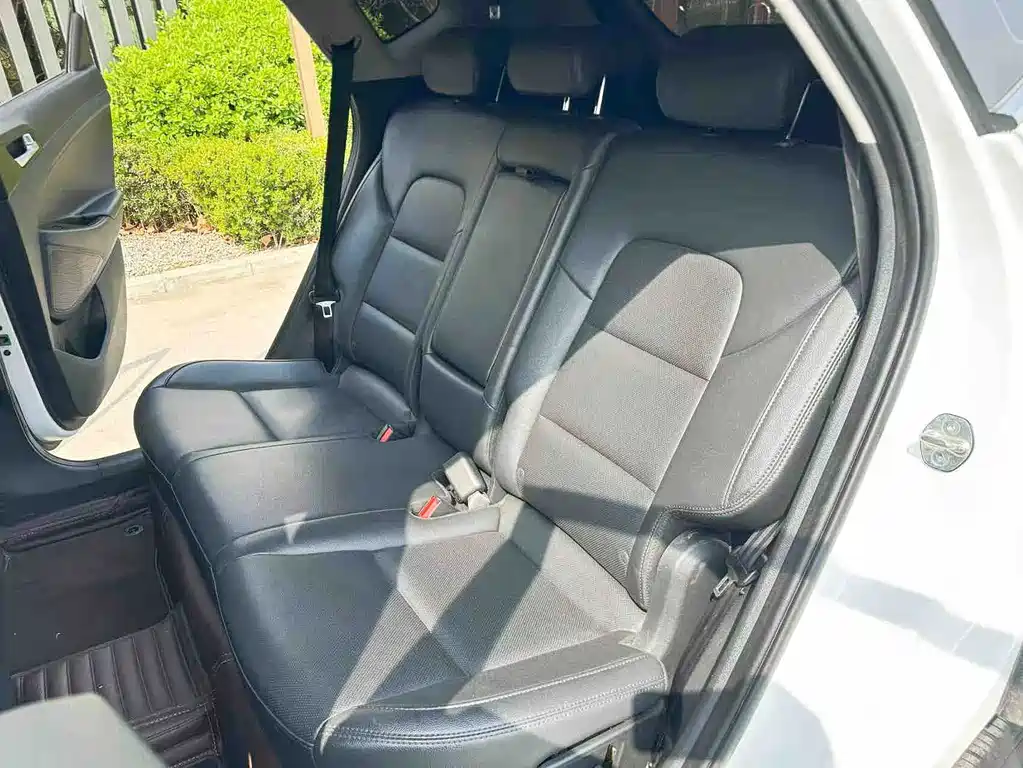 Hyundai Tucson 2017 — фото 13