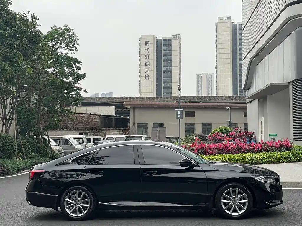 Honda Accord 2022 — фото 4