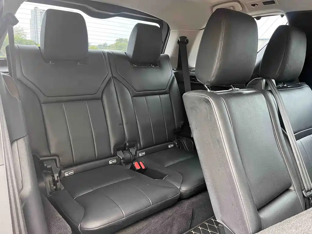 Land Rover Discovery 2018 — фото 14