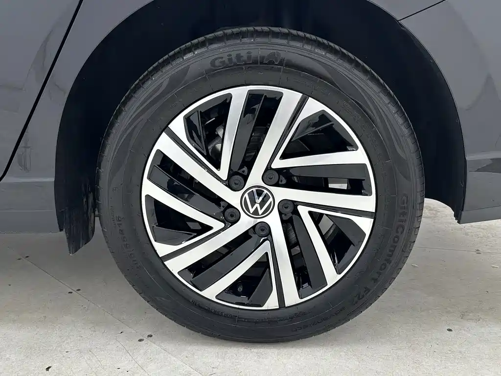 Volkswagen Lavida 2023 — фото 17