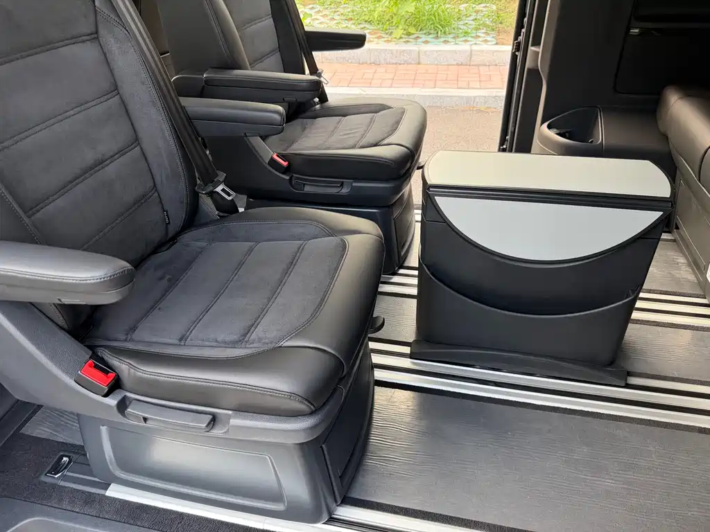 Volkswagen Multivan 2018 — фото 21