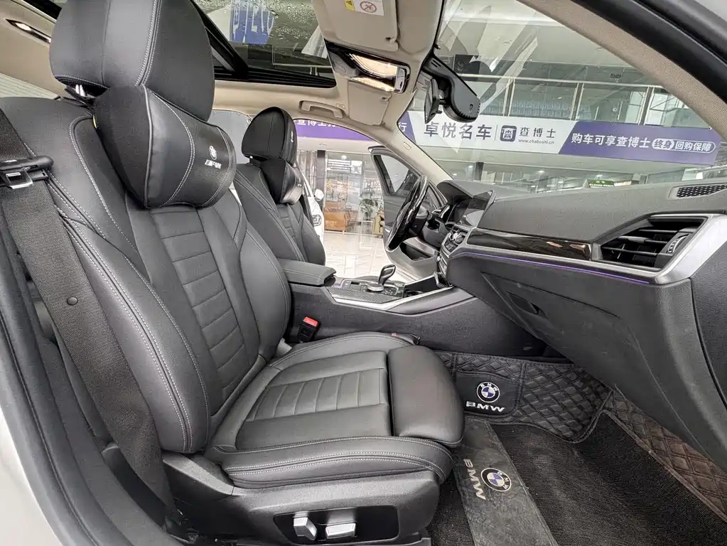 BMW 3 Series 2019 — фото 18