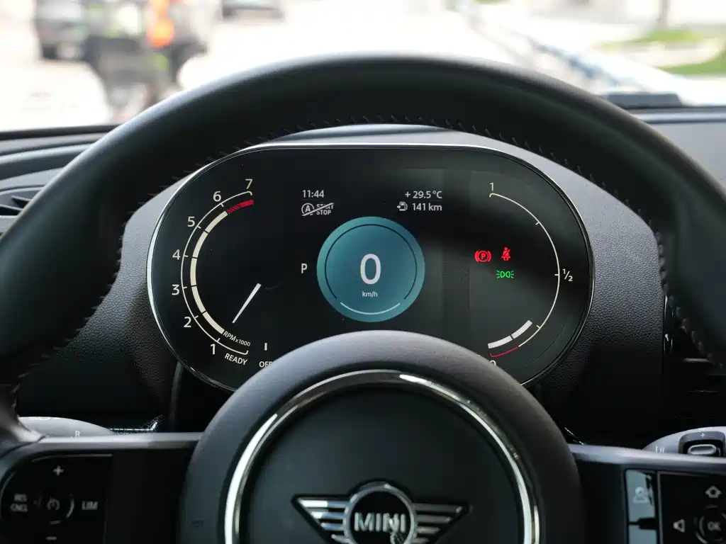 MINI Clubman 2021 — фото 12