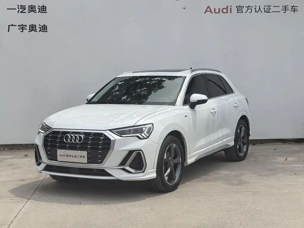 Audi Q3 2021 — фото 1