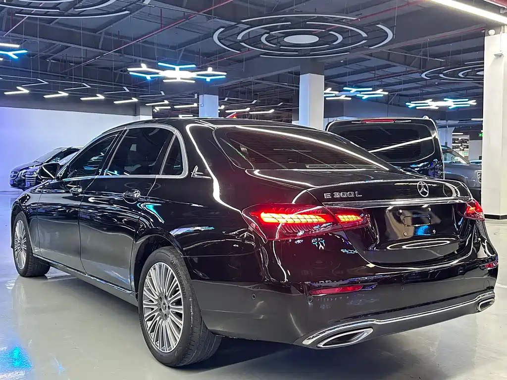 Mercedes-Benz E-Class 2021 — фото 22