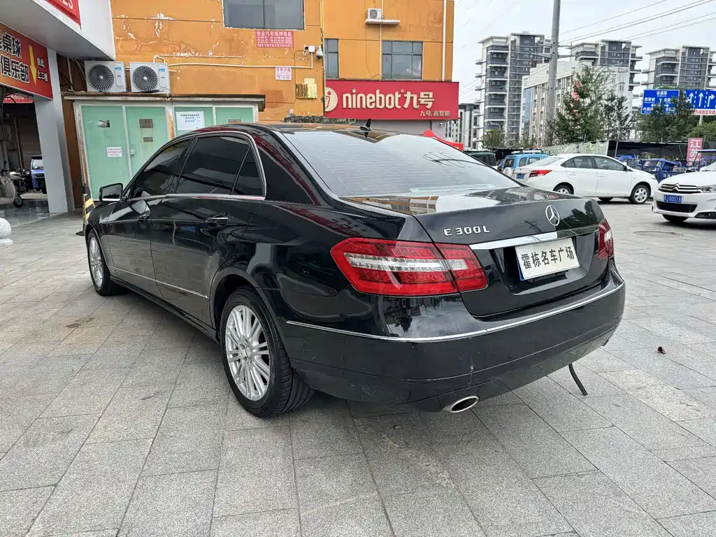 Mercedes-Benz E-Class 2012