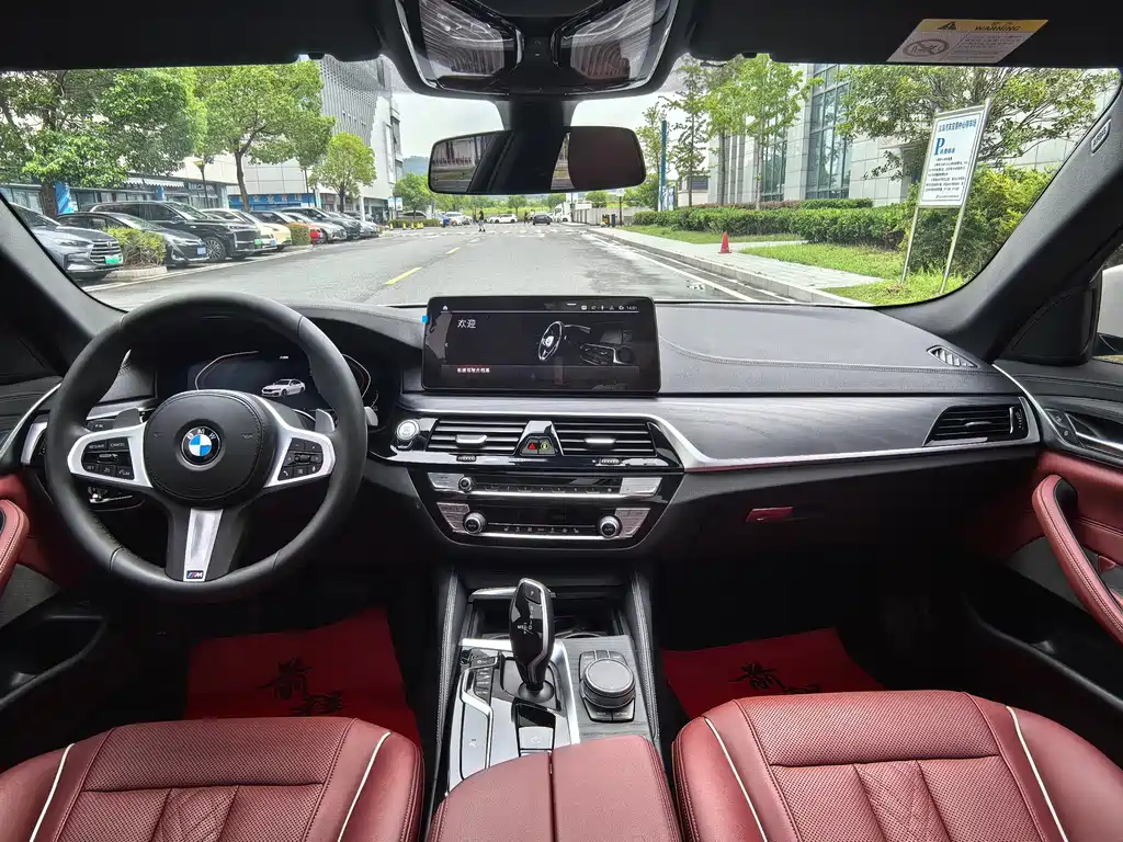 BMW 5 Series 2021 — фото 13