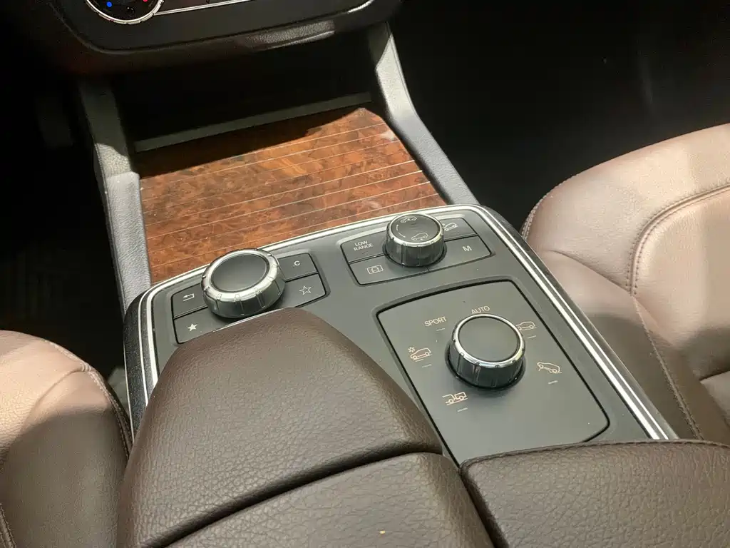 Mercedes-Benz M-Class 2014 — фото 12