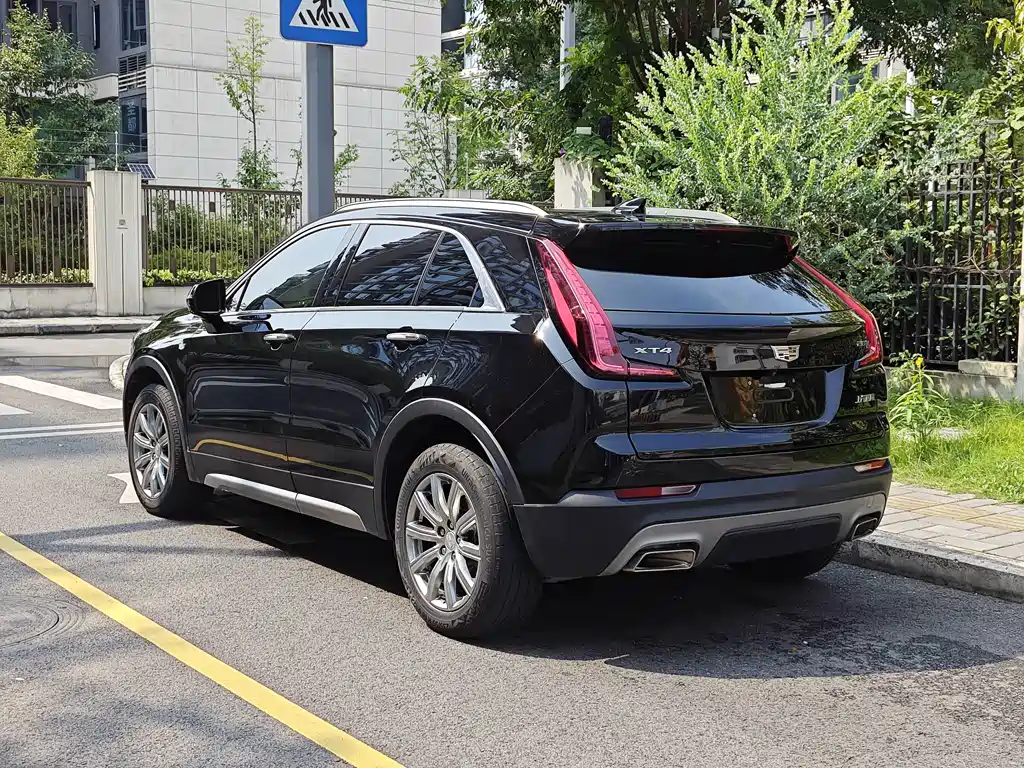 Cadillac XT4 2023 — фото 7
